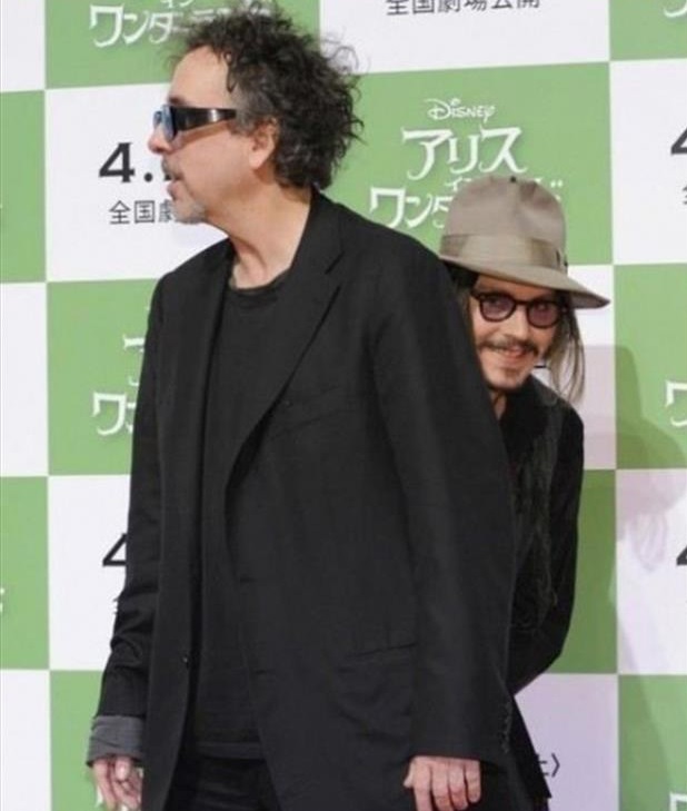 photobomb Johnny Depp