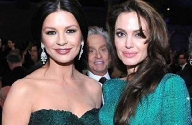 photobomb Michael Douglas