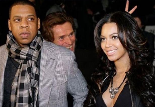 photobomb Willem Dafoe